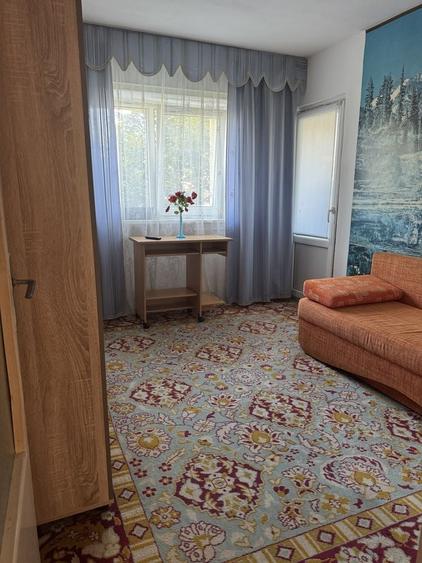 Apartament cu 4 camere decomandat în Zorilor