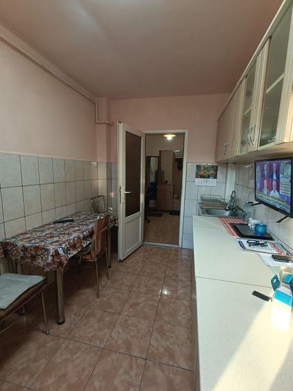 Garsonieră decomandată în Central