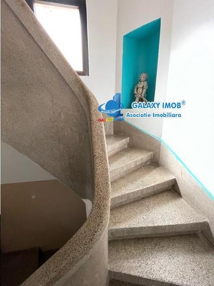 Casă cu 6 camere cu Teren 460 Mp în Democrației