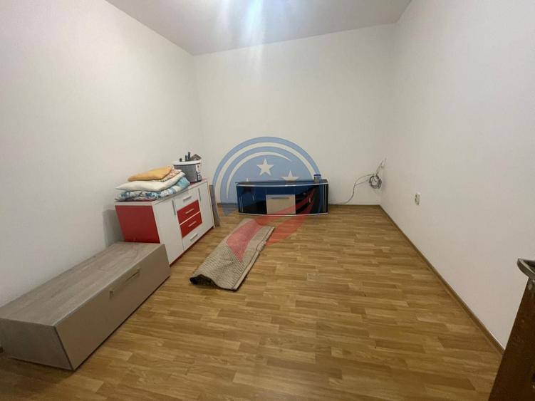 Casă individuală cu 4 camere cu Canalizare în Central