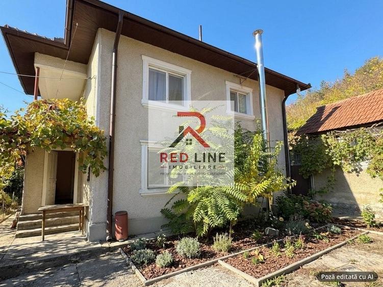Casă individuală cu 4 camere cu Canalizare în Gura Văii