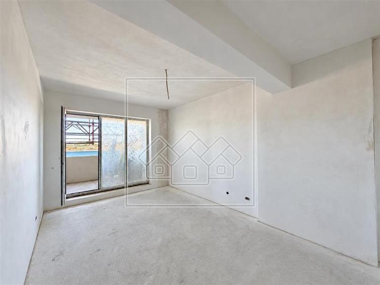 Apartament cu 2 camere decomandat în Exterior Vest