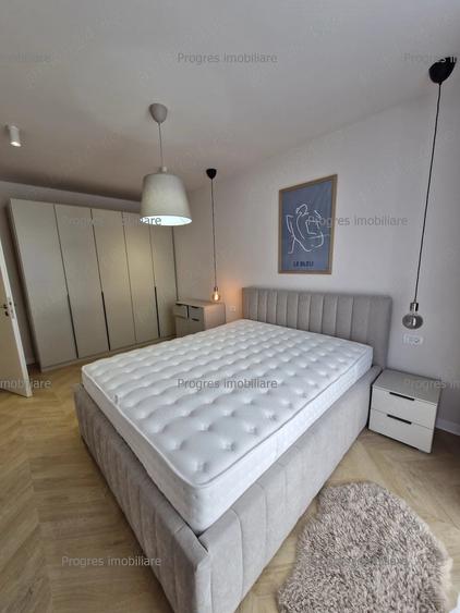 Apartament cu 3 camere semidecomandat în Aradului