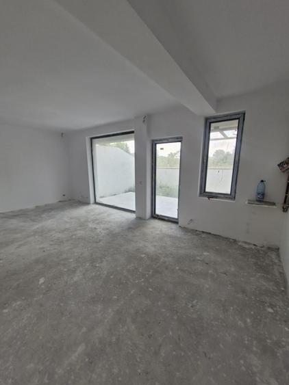 Duplex cu 5 camere cu Teren 250 Mp în Tunari