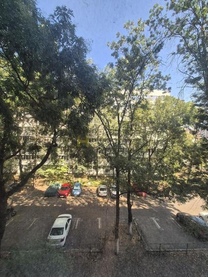 Apartament cu 2 camere semidecomandat, mobilat în Dristor