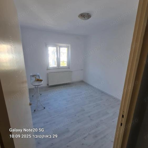 Apartament cu 3 camere decomandat în Tineretului