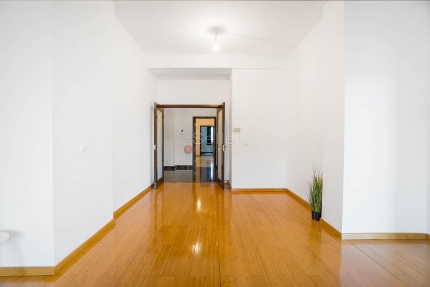 Apartament cu 5 camere decomandat, mobilat în Brașovul Vechi