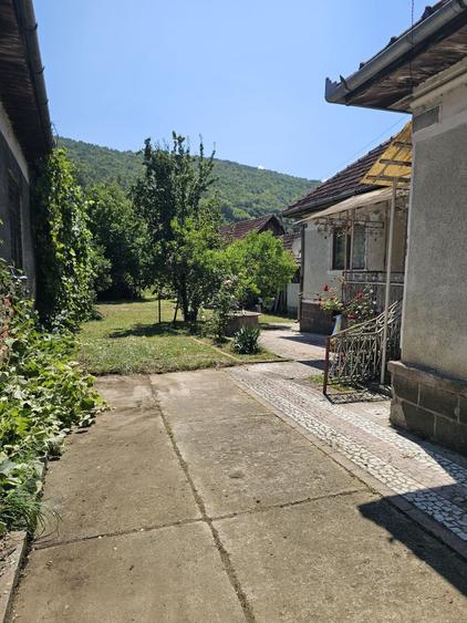 Casă cu 4 camere în Rișculița
