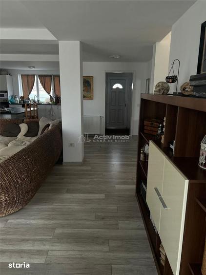 Casă cu 5 camere cu Teren 500 Mp în Crevedia