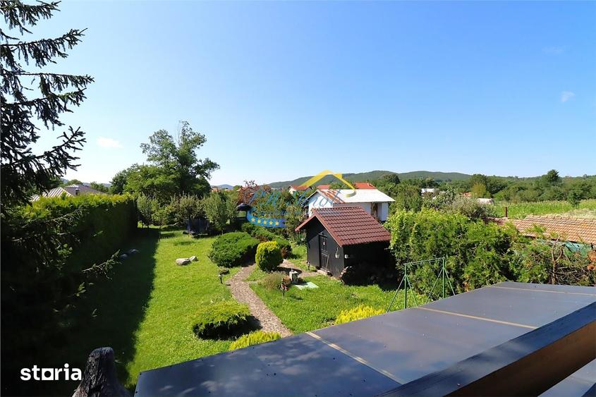 Casă cu 6 camere cu Teren 1593 Mp în Brebu