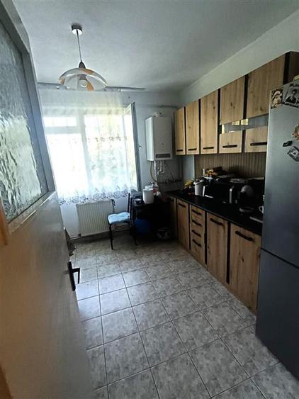 Apartament cu 3 camere decomandat în Hipodrom