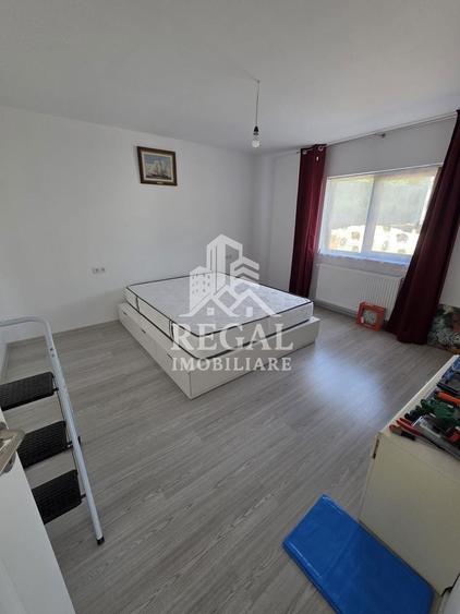 Casă individuală cu 3 camere cu Canalizare în Teliucu Inferior