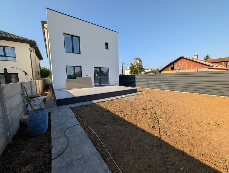 Casă individuală cu 5 camere cu Canalizare în Tunari