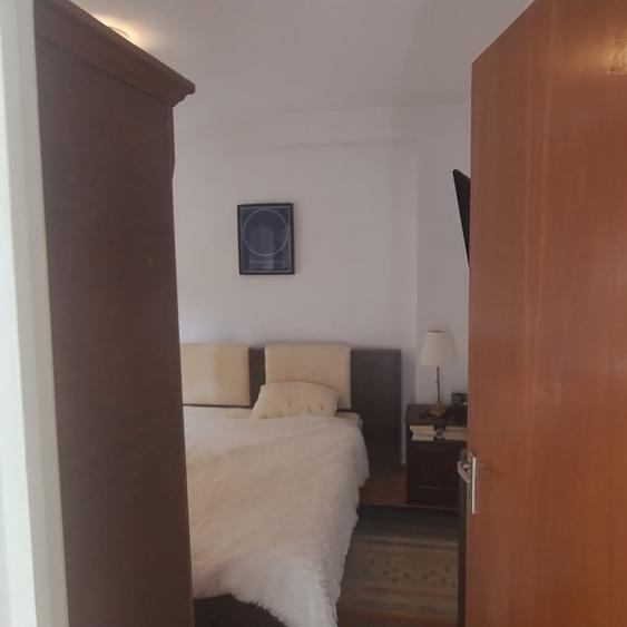 Apartament cu 3 camere decomandat în Tineretului