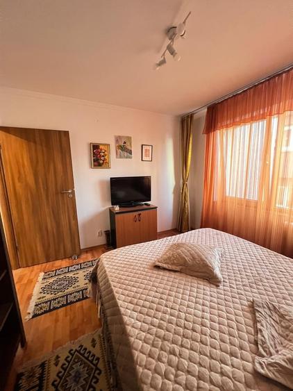 Apartament cu 3 camere decomandat, mobilat în Gorjului