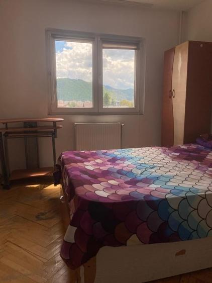 Apartament cu 2 camere decomandat, mobilat în Tractorul
