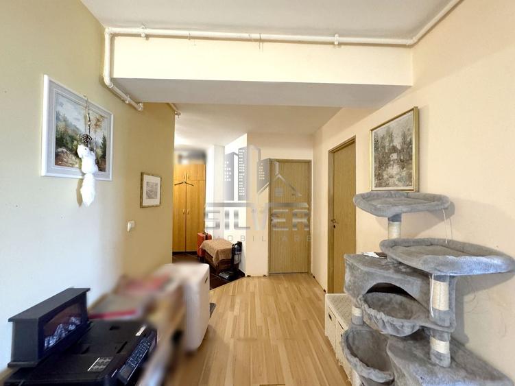 Apartament cu 3 camere semidecomandat, mobilat în Zorilor