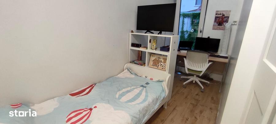 Casă cu 5 camere cu Teren 124 Mp în Grivița