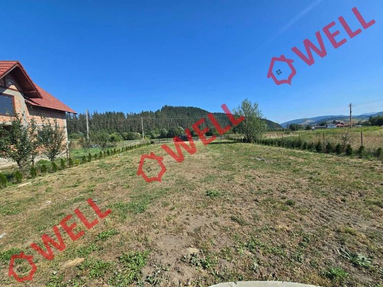 Teren Construcții intravilan de 1500 mp, în Est