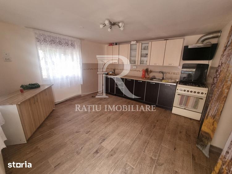 Casă cu 4 camere cu Teren 1060 Mp în Central