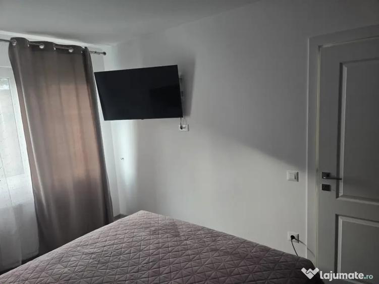 Ofer spre inchiriere apartament cu 3 camere - 6