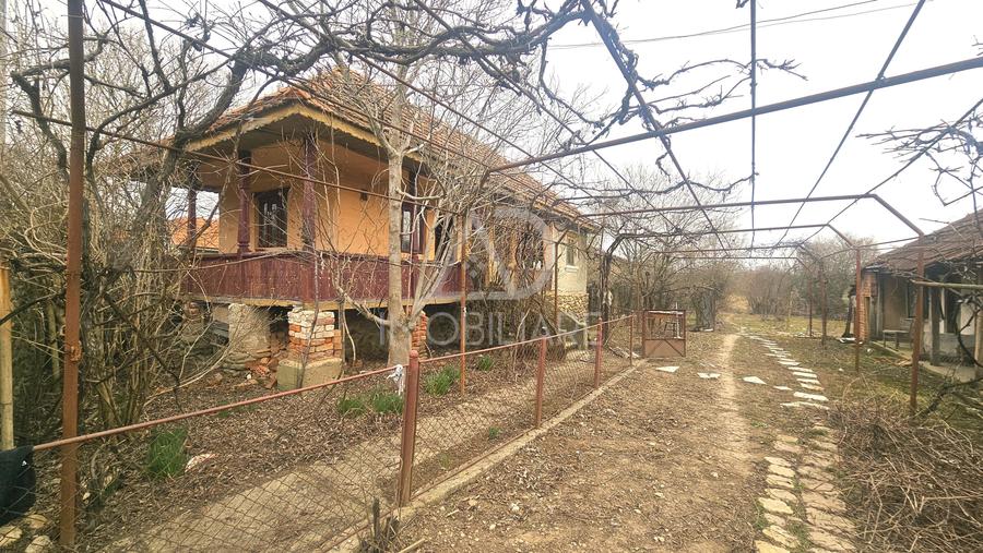 Casă individuală cu 3 camere cu Canalizare în Rasovița