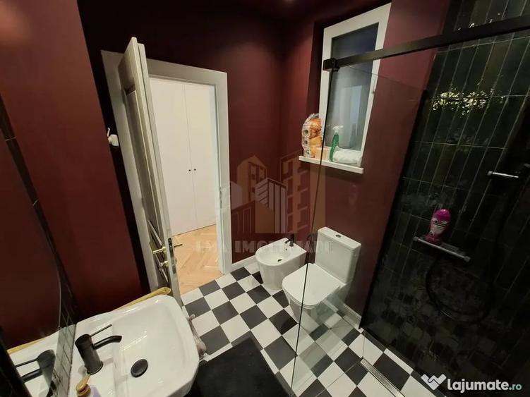 Apartament cu 3 camere semidecomandat în Schei