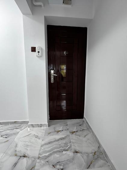 Apartament cu 3 camere semidecomandat în Tătărași