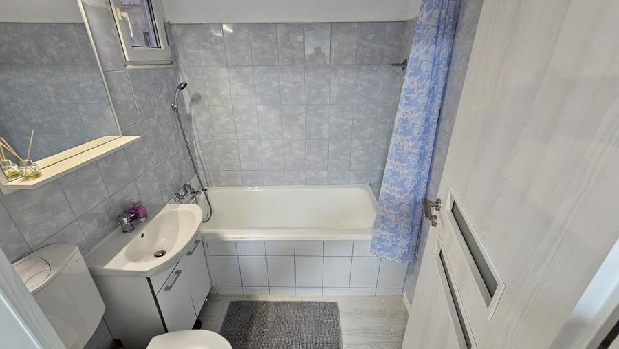Apartament cu 2 camere decomandat, mobilat în Giurgiului