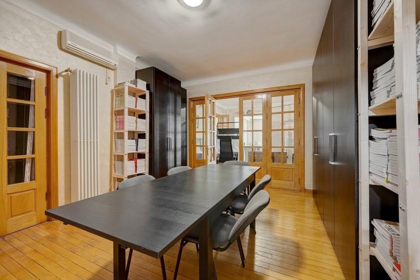 Apartament cu 5 camere decomandat în Cișmigiu