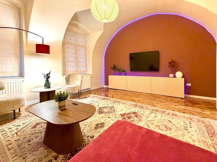 Apartament cu 2 camere decomandat, mobilat în P-ța Unirii