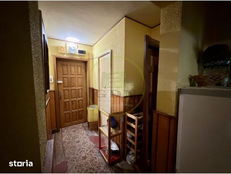 Apartament cu 3 camere decomandat în Calea București