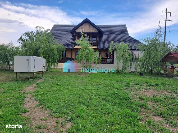 Casă cu 4 camere cu Teren 10000 Mp în Fântâna Mare