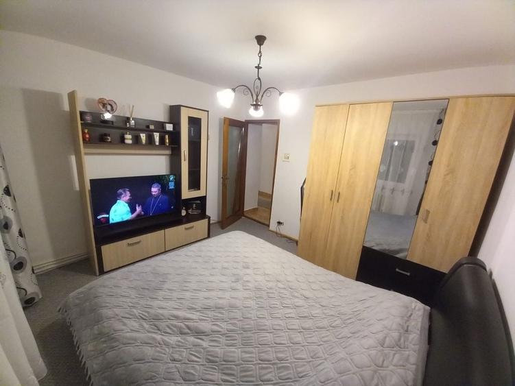 Apartament cu 2 camere decomandat în Exterior Vest