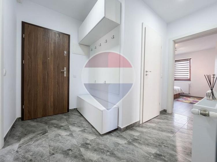 Apartament cu 2 camere decomandat, mobilat în Central
