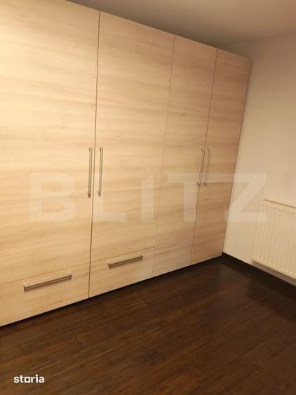 Casă cu 8 camere cu Teren 1000 Mp în Dârste
