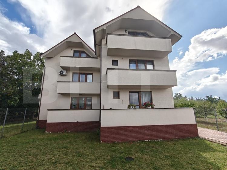 Apartament cu 3 camere decomandat în Careiului