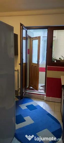 Ofer spre inchiriere un apartament cu o camera, zona Buzaului - 2