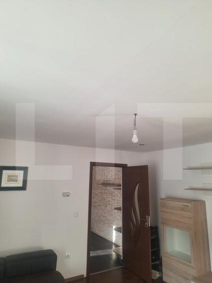 Apartament cu 2 camere semidecomandat, mobilat în Nădrag