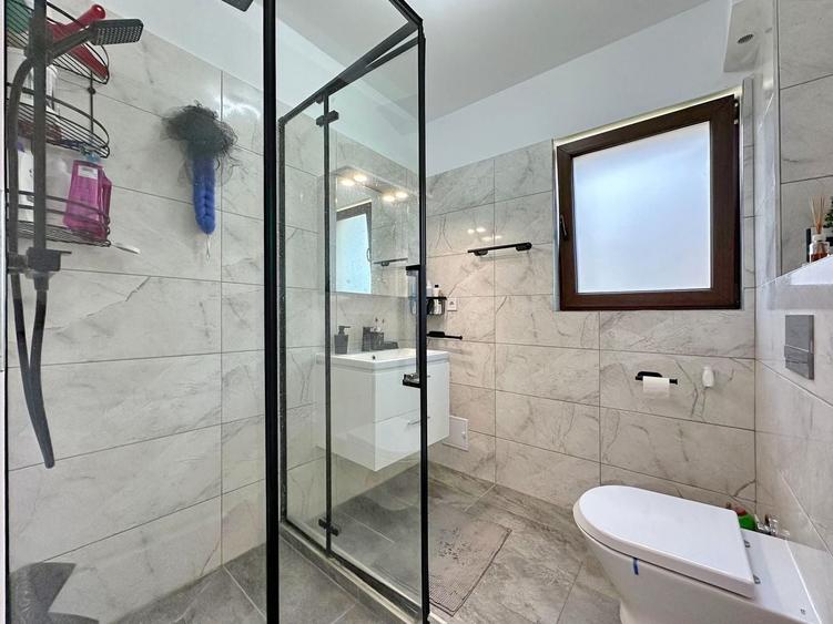 Casă individuală cu 4 camere cu Canalizare în Hălchiu