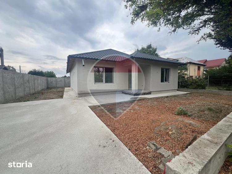 Casă cu 3 camere cu Teren 357 Mp în Golești