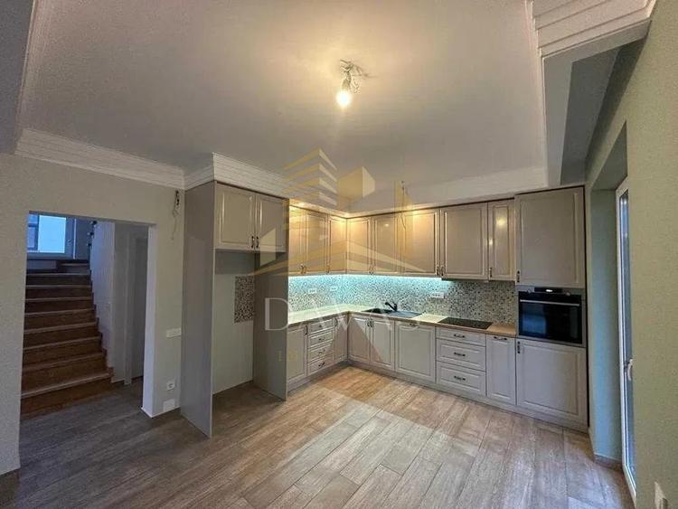 Casă individuală cu 5 camere cu Teren 177 Mp în Borhanci