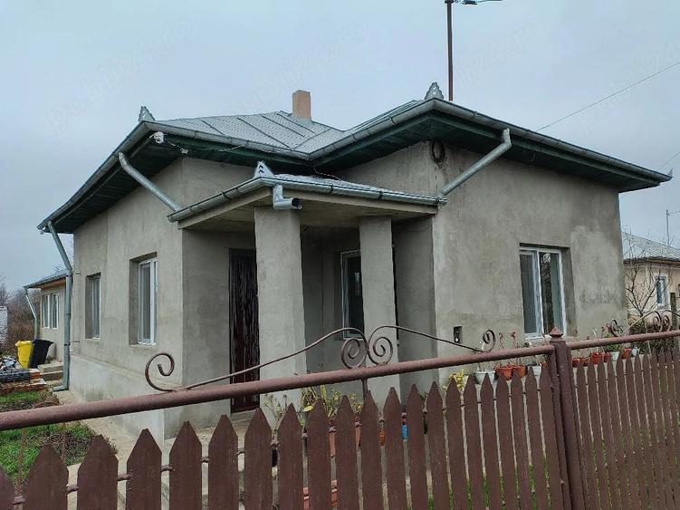 Casă cu Teren 3800 Mp în Central