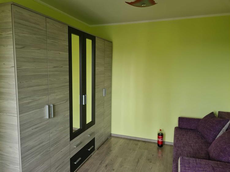 Apartament cu 2 camere nedecomandat în Traian