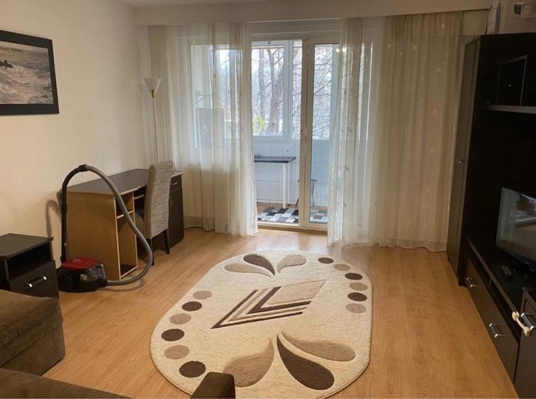 Garsonieră decomandată în Lucrețiu Pătrășcanu