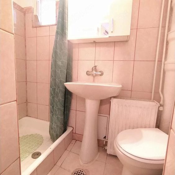 Garsonieră nedecomandată în Schei