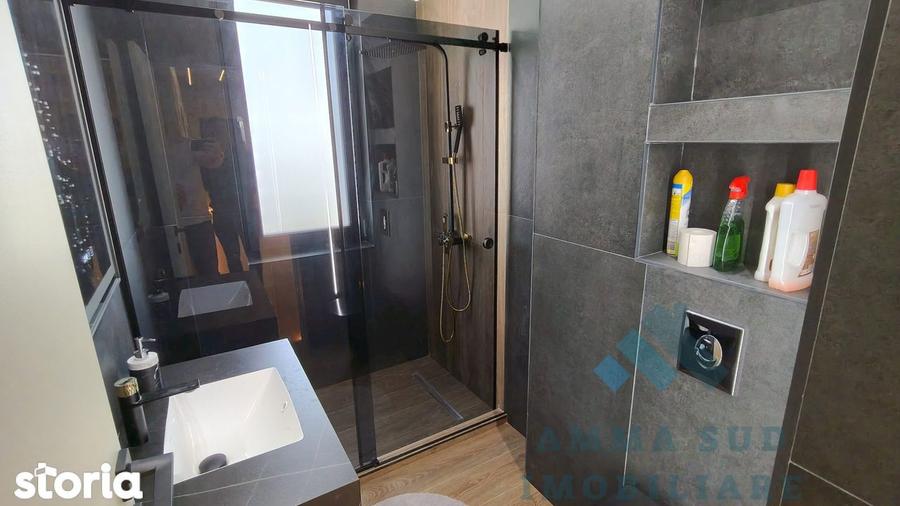 Apartament cu 3 camere decomandat, mobilat în Central