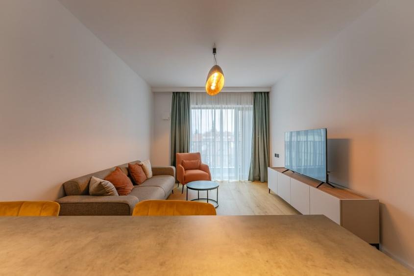 Apartament cu 2 camere decomandat, mobilat în Central