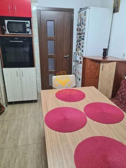 Apartament cu 3 camere decomandat, mobilat în Mărăști