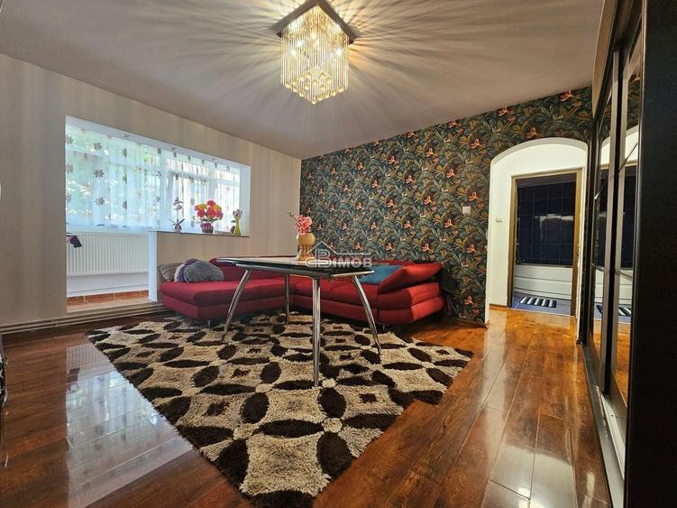 Apartament cu 2 camere semidecomandat, mobilat în Micro 11